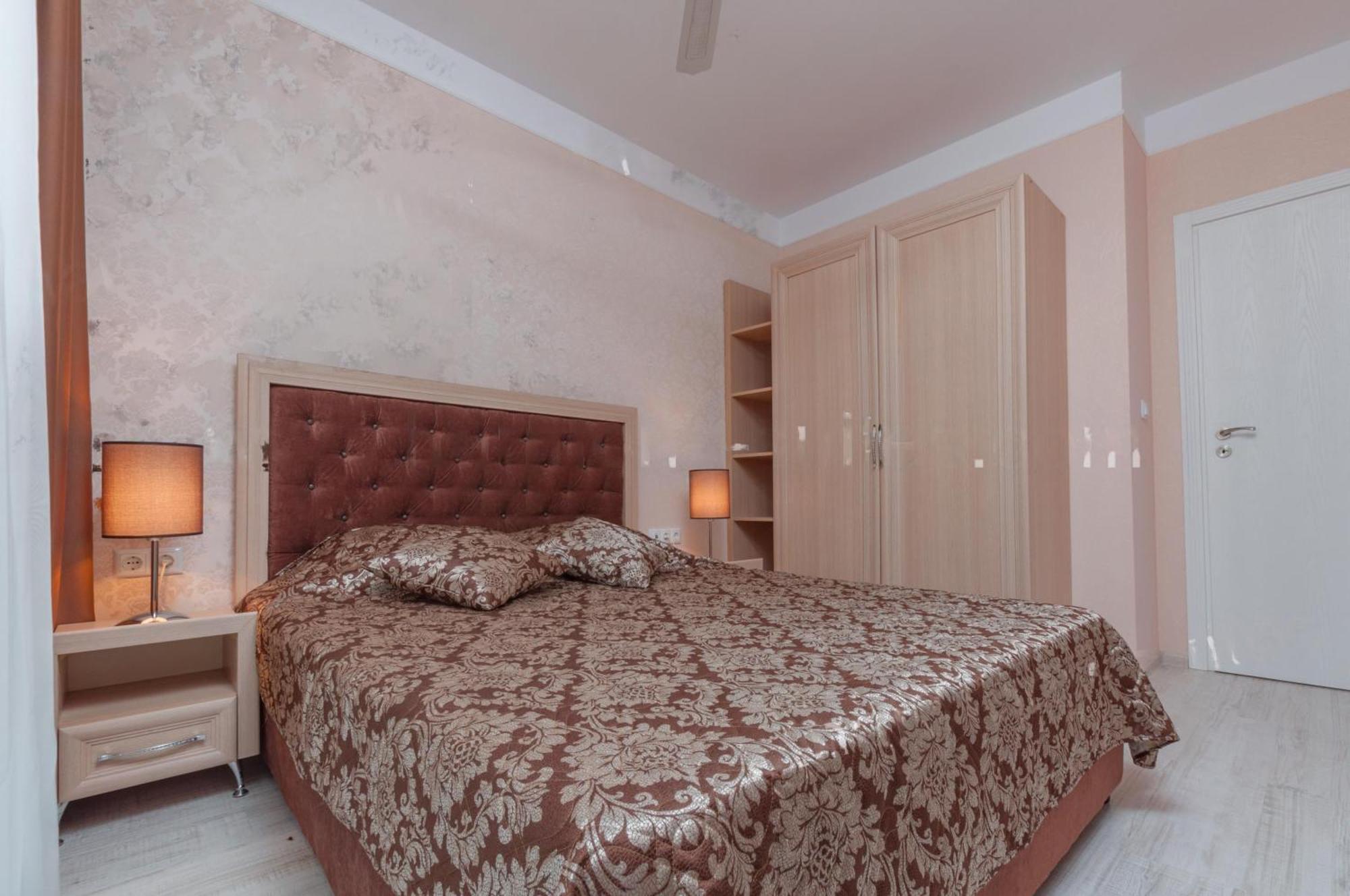 Monte Carlo Aparthotel Slăntjev Brjag Exteriör bild