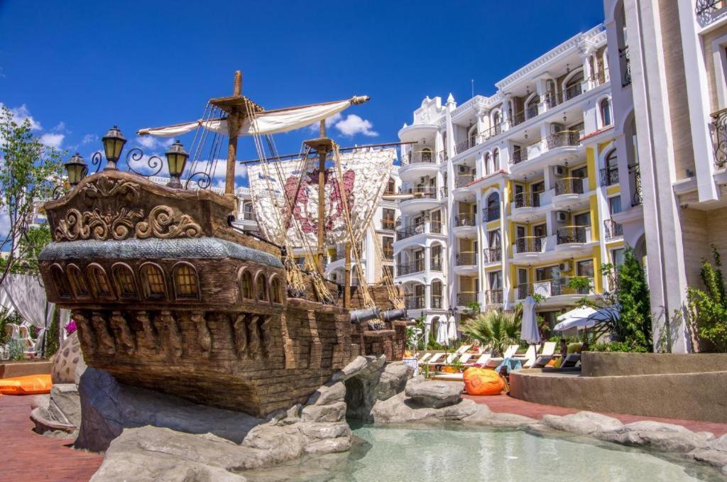 Monte Carlo Aparthotel Slăntjev Brjag Exteriör bild