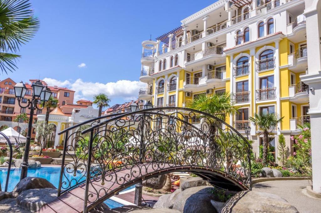Monte Carlo Aparthotel Slăntjev Brjag Exteriör bild