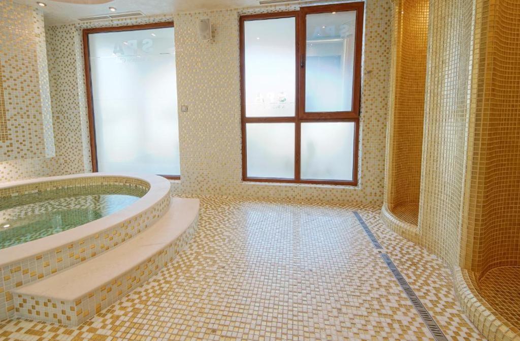 Monte Carlo Aparthotel Slăntjev Brjag Exteriör bild