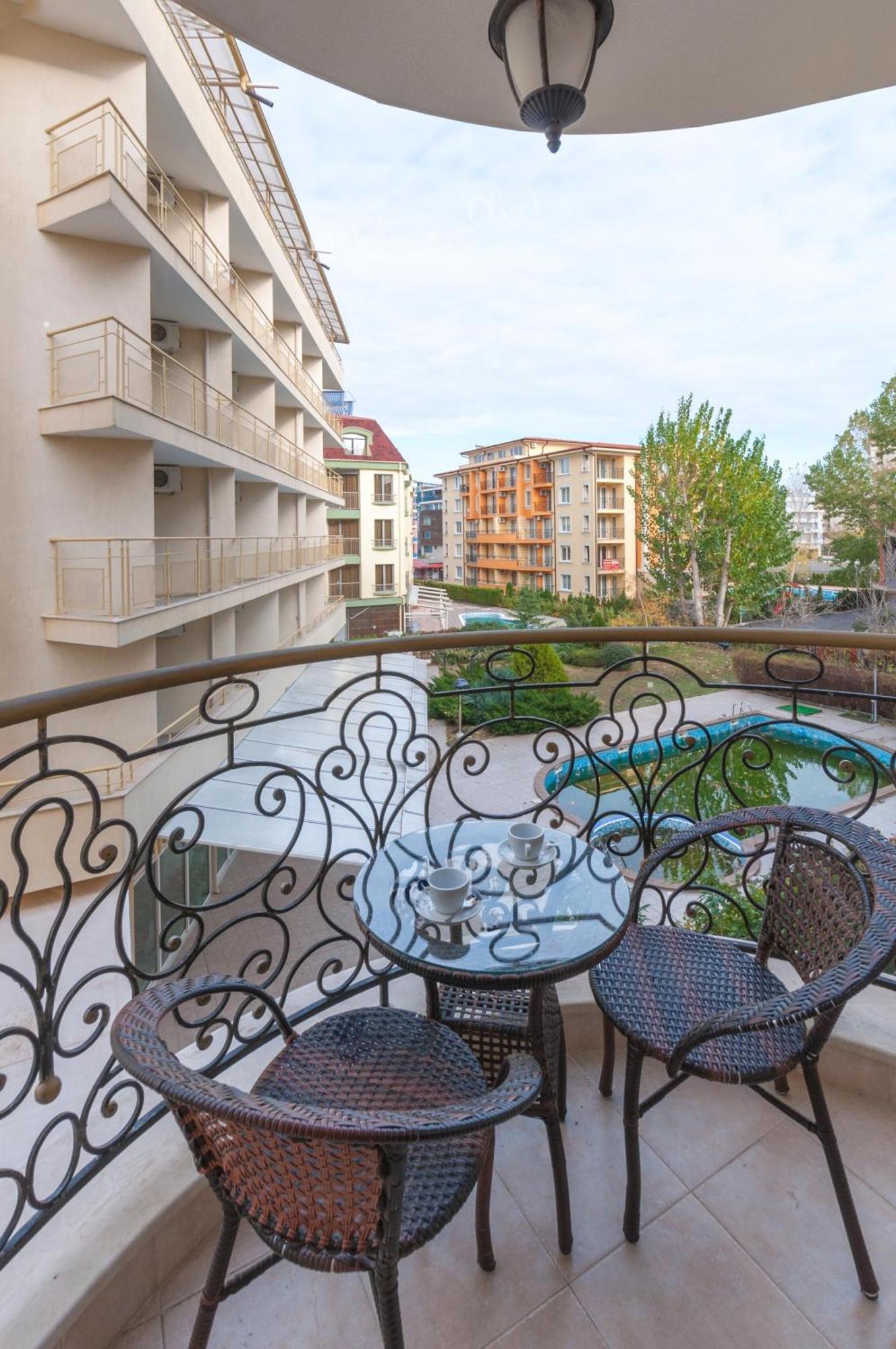 Monte Carlo Aparthotel Slăntjev Brjag Exteriör bild